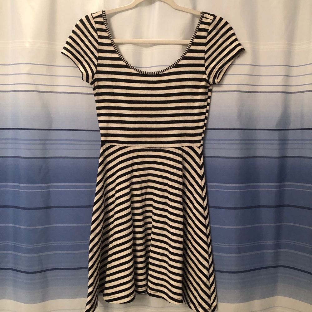 Soprano SKATER DRESS Black and White